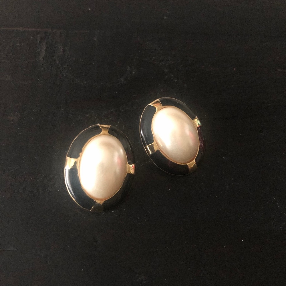 Oval, Pearl-like Stud Earrings